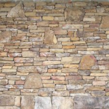 Stacked stone veneer wall (close-up)